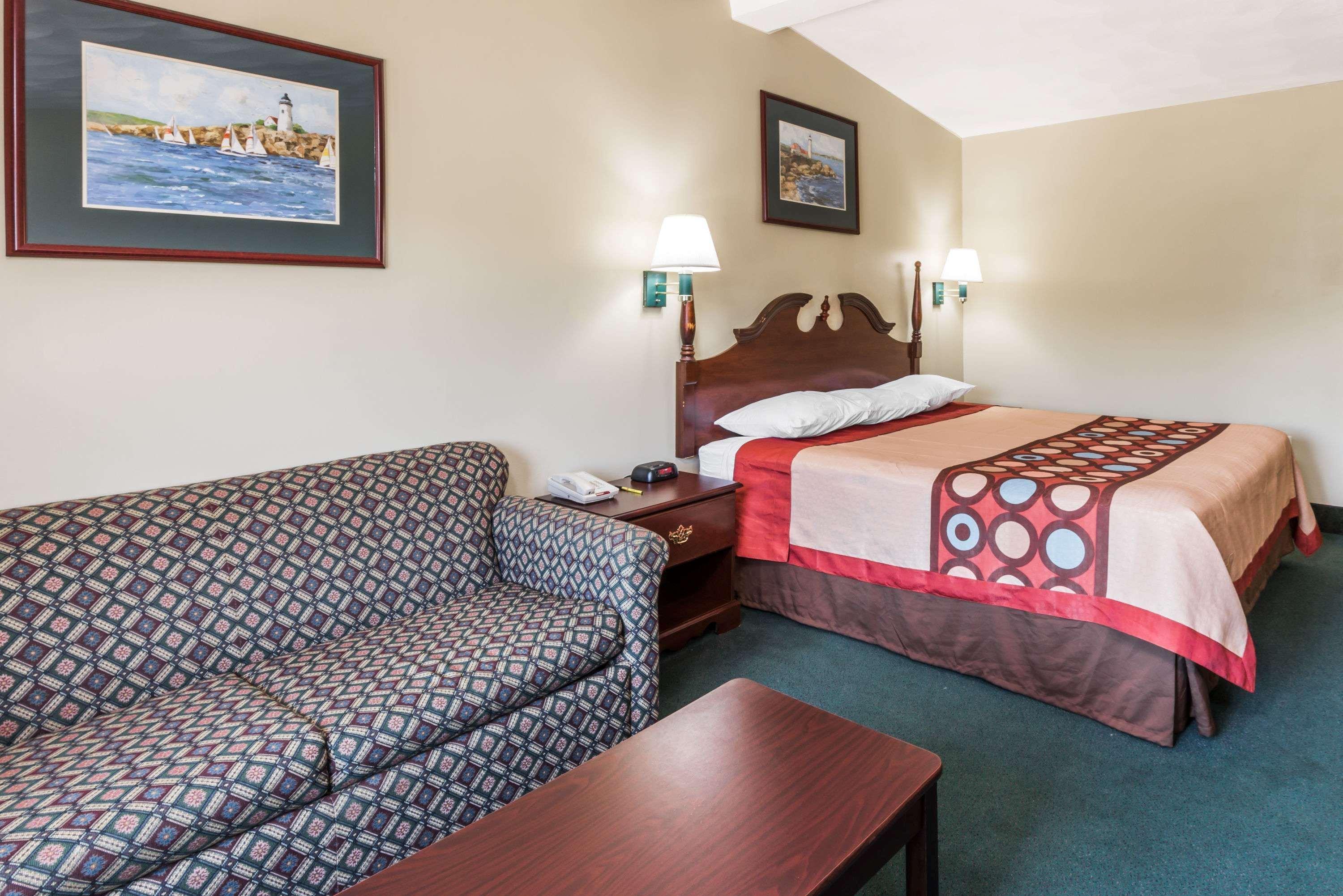 Super 8 By Wyndham West Greenwich/Providence Exterior photo