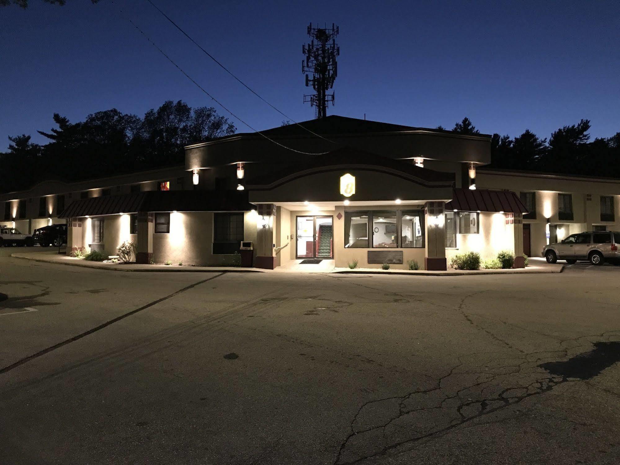 Super 8 By Wyndham West Greenwich/Providence Exterior photo