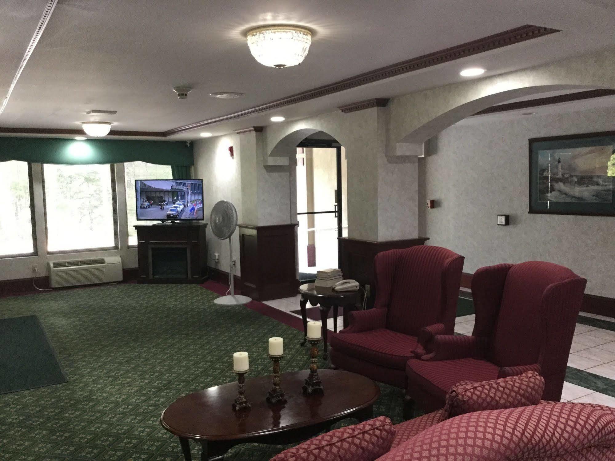 Super 8 By Wyndham West Greenwich/Providence Exterior photo